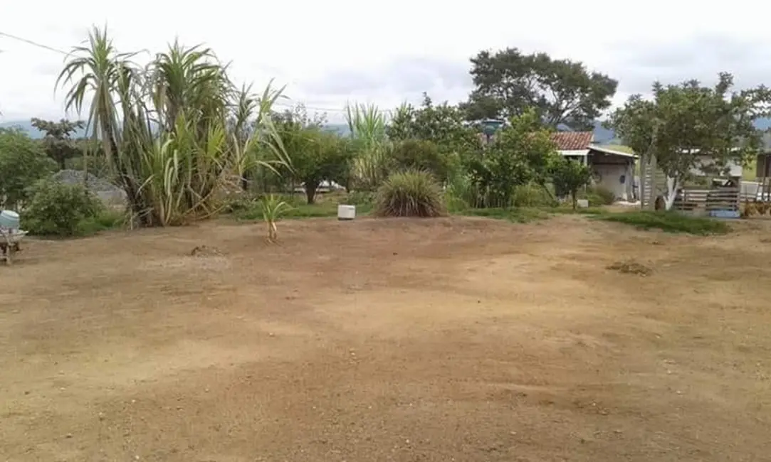 Foto 1 de Casa com 3 quartos à venda, 2100m2 em São Benedito, Pindamonhangaba - SP