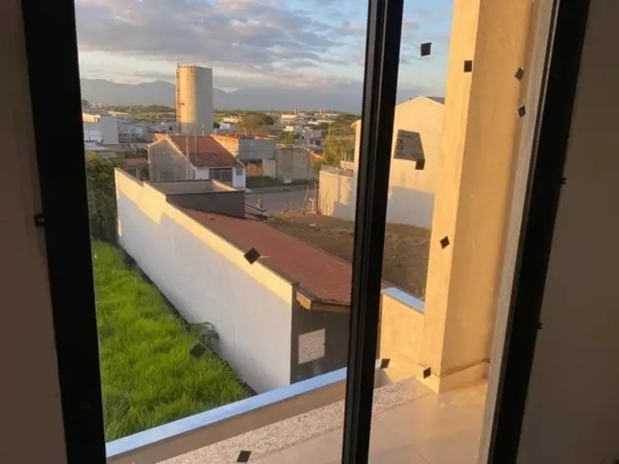 Foto 4 de Casa com 3 quartos à venda, 95m2 em Residencial Estoril, Taubate - SP