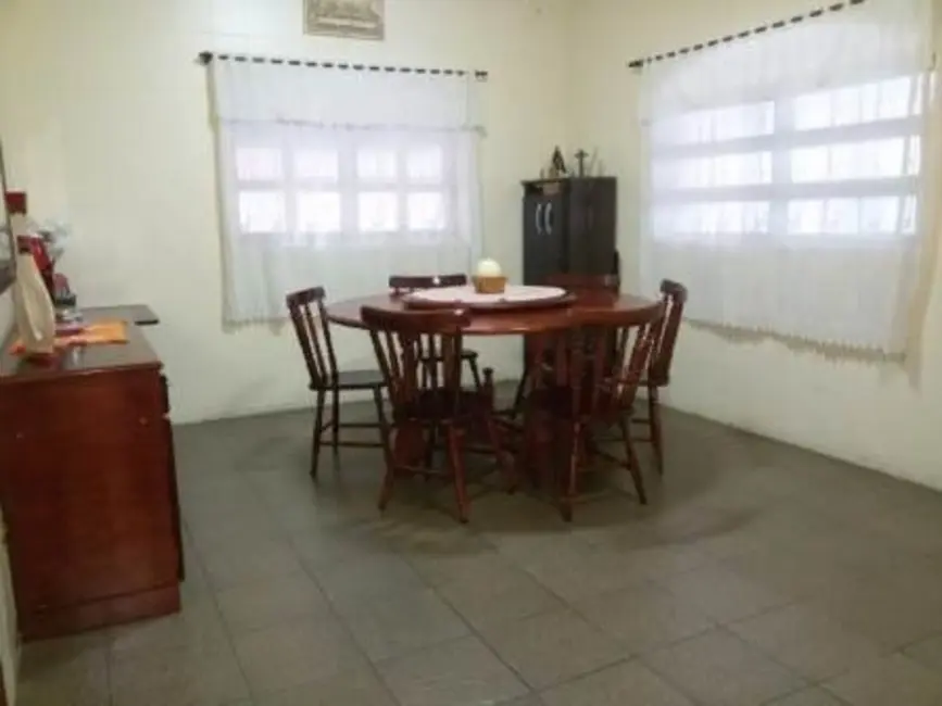 Foto 3 de Sobrado com 3 quartos à venda, 147m2 em Parque São Domingos, Pindamonhangaba - SP