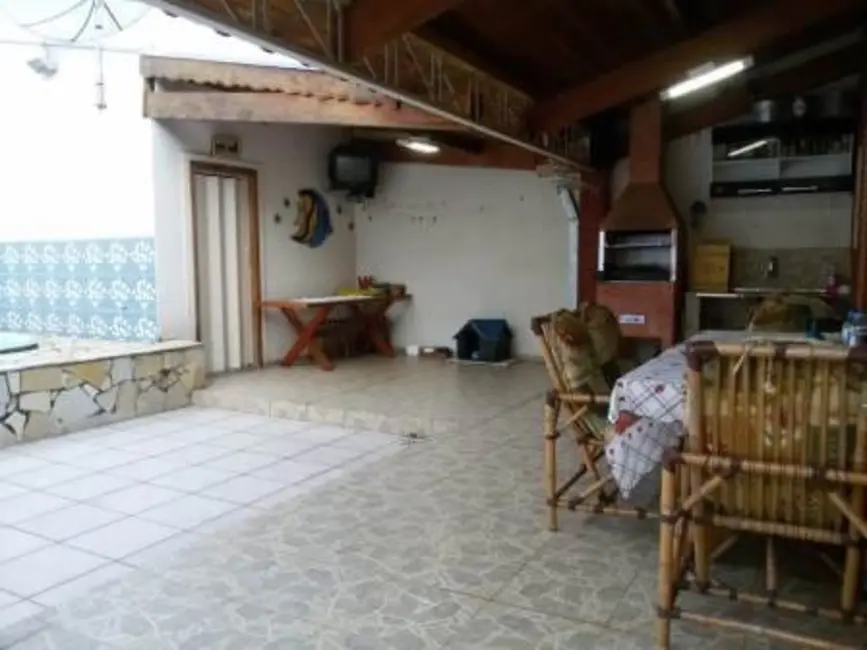 Foto 6 de Sobrado com 3 quartos à venda, 147m2 em Parque São Domingos, Pindamonhangaba - SP