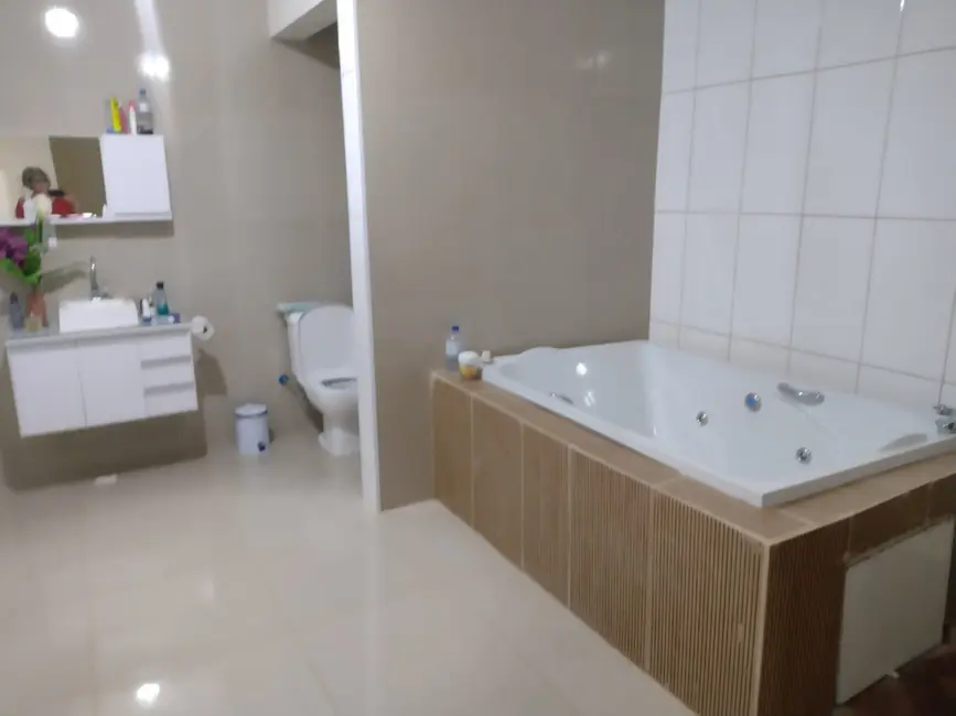 Foto 7 de Casa com 4 quartos à venda, 390m2 em São Gonçalo, Taubate - SP