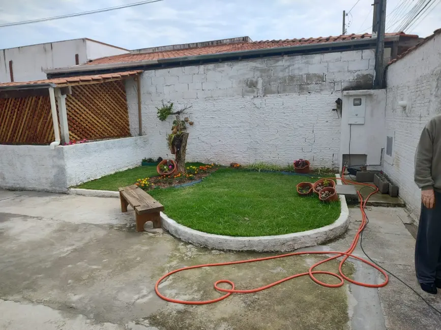 Foto 2 de Casa com 2 quartos à venda, 110m2 em Pindamonhangaba - SP