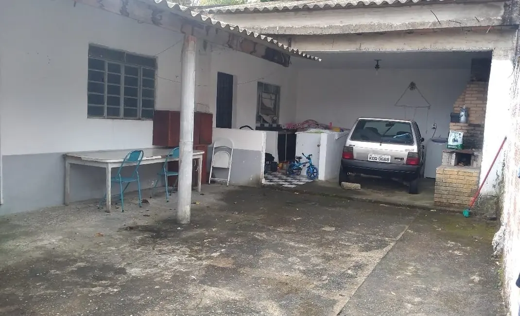 Foto 2 de Casa com 3 quartos à venda, 250m2 em Guaratingueta - SP