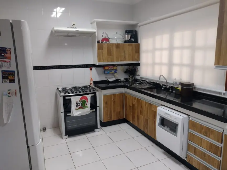 Casa de Condomínio com 4 quartos à venda, 275m2 em Sao Jose Dos Campos - SP - imagem 7 Foto 7 de Casa de Condomínio com 4 quartos à venda, 275m2 em Sao Jose Dos Campos - SP