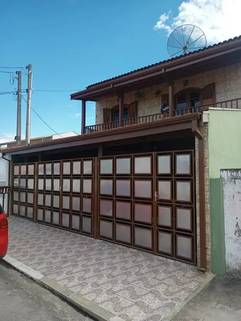 Foto 4 de Sobrado com 4 quartos à venda, 242m2 em Jardim Cristina, Pindamonhangaba - SP