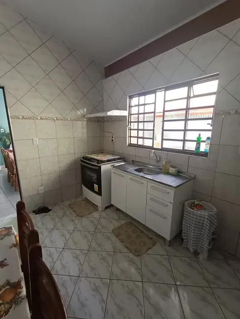 Foto 7 de Sobrado com 4 quartos à venda, 242m2 em Jardim Cristina, Pindamonhangaba - SP