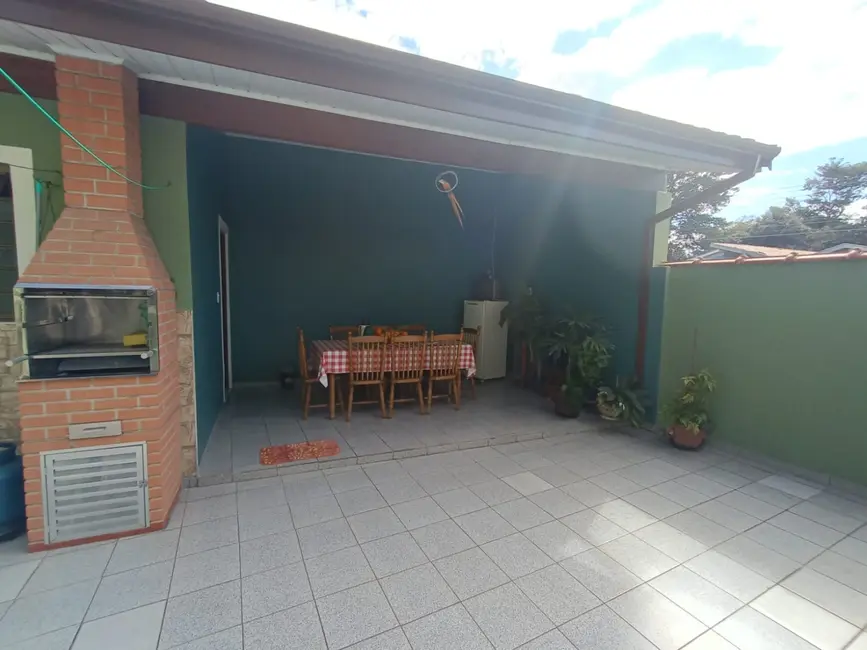 Foto 2 de Sobrado com 4 quartos à venda, 242m2 em Jardim Cristina, Pindamonhangaba - SP