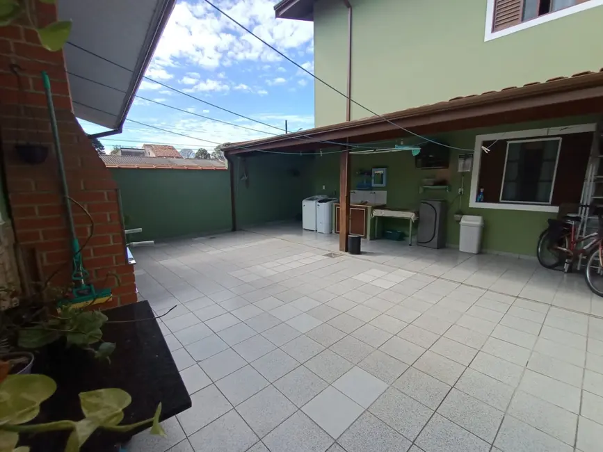 Foto 5 de Sobrado com 4 quartos à venda, 242m2 em Jardim Cristina, Pindamonhangaba - SP