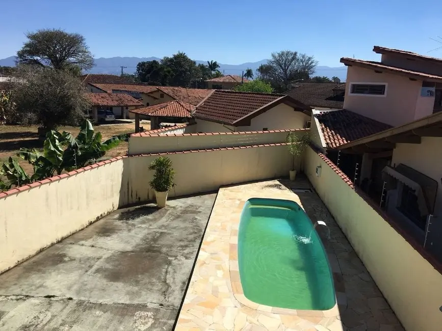 Foto 4 de Sobrado com 3 quartos à venda, 196m2 em Tremembe - SP