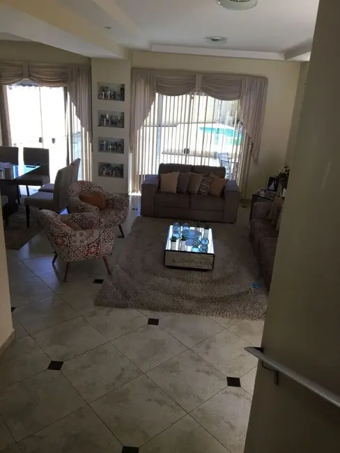 Foto 8 de Sobrado com 3 quartos à venda, 196m2 em Tremembe - SP