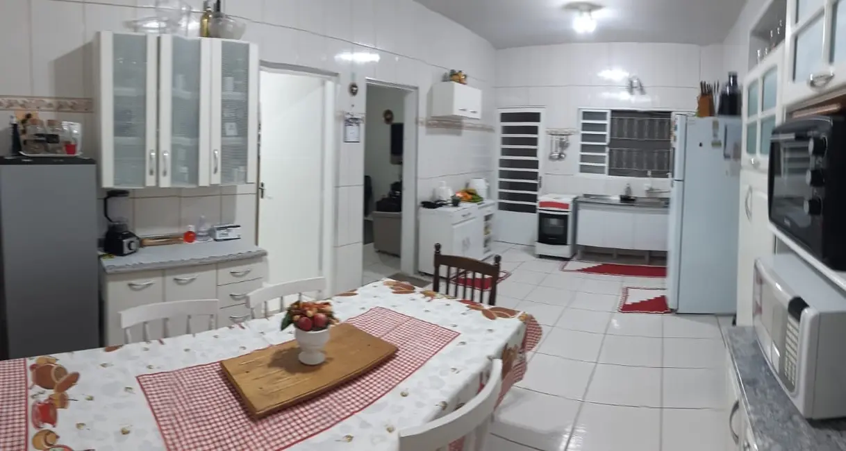 Foto 3 de Casa com 3 quartos à venda, 140m2 em Pindamonhangaba - SP
