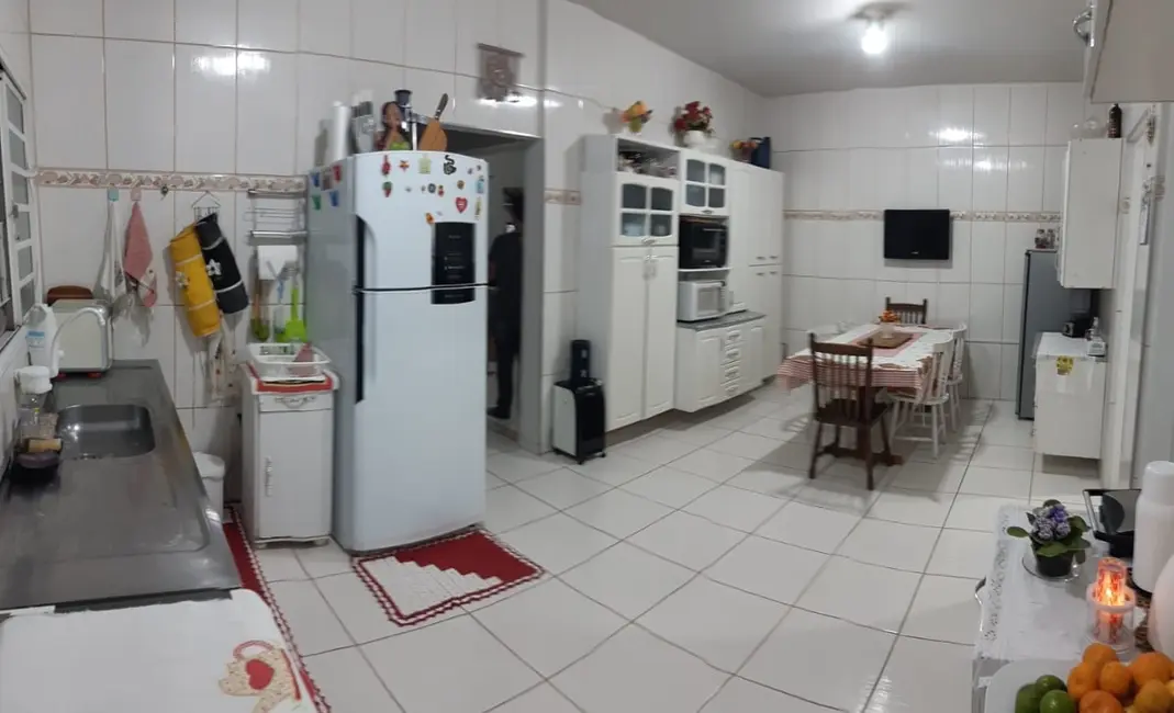 Foto 4 de Casa com 3 quartos à venda, 140m2 em Pindamonhangaba - SP