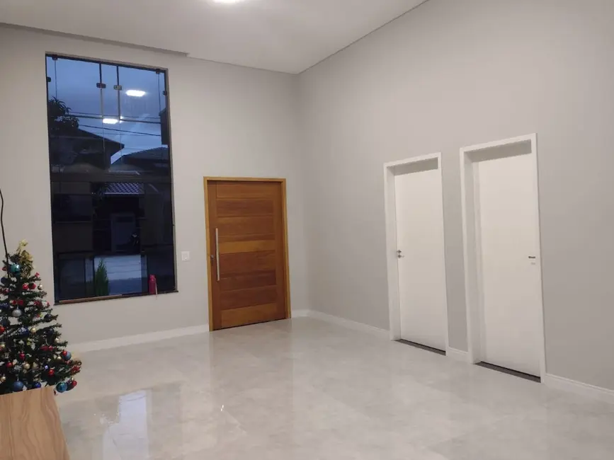 Foto 1 de Casa de Condomínio com 3 quartos à venda, 167m2 em Tremembe - SP