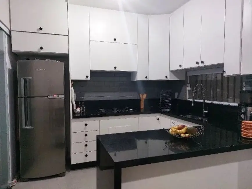 Foto 2 de Casa com 3 quartos à venda, 150m2 em Residencial Portal da Mantiqueira, Taubate - SP