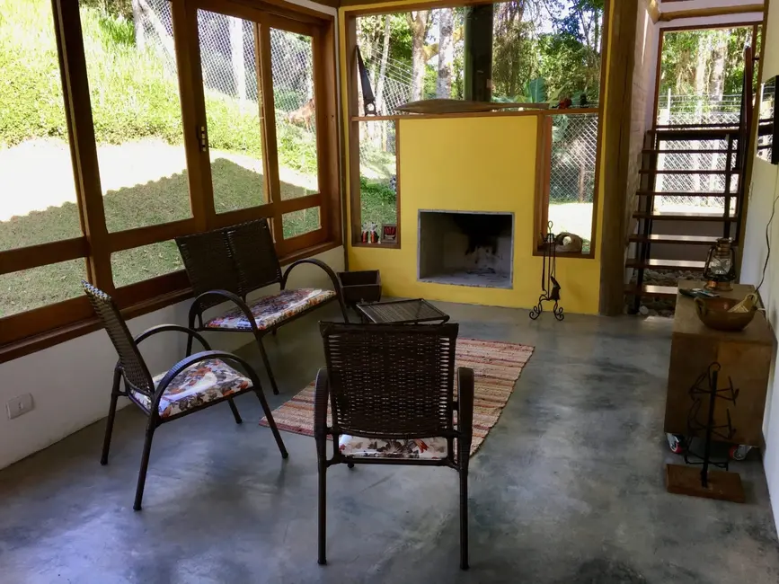 Foto 2 de Sobrado com 3 quartos à venda, 348m2 em Santo Antonio Do Pinhal - SP