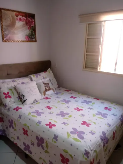 Foto 2 de Casa com 2 quartos à venda, 140m2 em Vila Bela, Taubate - SP