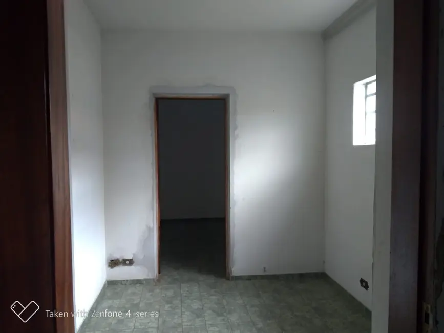Foto 9 de Casa com 2 quartos à venda, 120m2 em Jardim Gurilândia, Taubate - SP