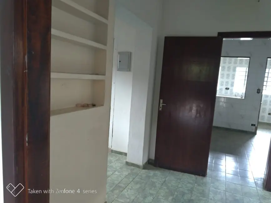 Foto 3 de Casa com 2 quartos à venda, 120m2 em Jardim Gurilândia, Taubate - SP