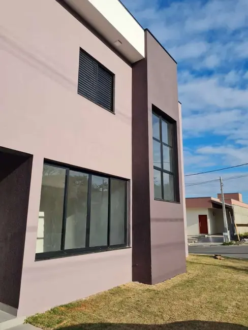 Foto 4 de Sobrado com 3 quartos à venda, 173m2 em Parque São Domingos, Pindamonhangaba - SP