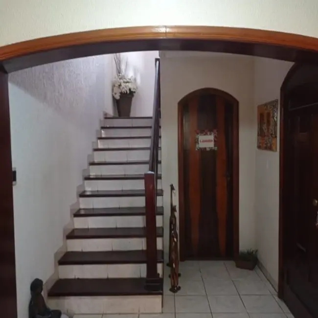 Foto 3 de Sobrado com 4 quartos à venda, 338m2 em Campos Elíseos, Taubate - SP