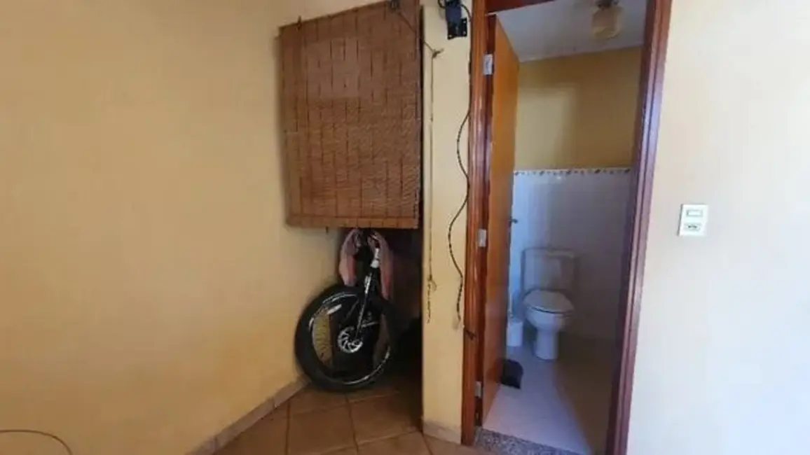 Foto 3 de Casa com 3 quartos à venda, 190m2 em Jardim Maria Cândida, Cacapava - SP