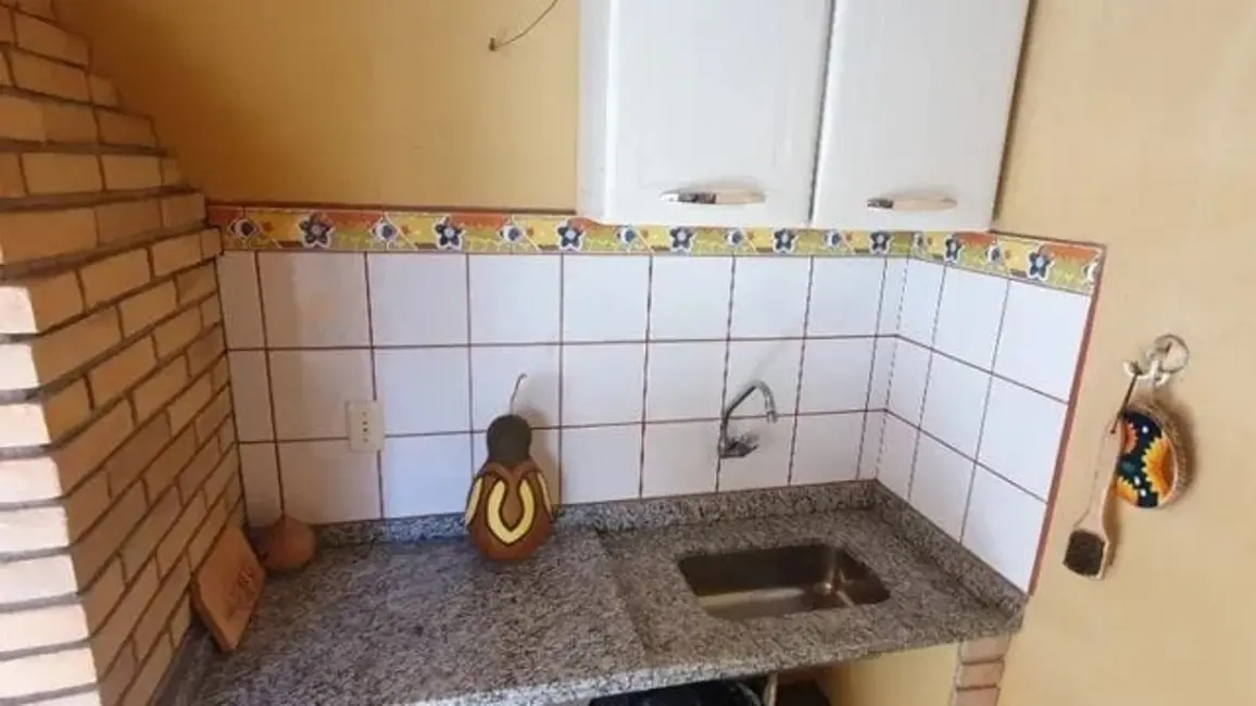 Foto 4 de Casa com 3 quartos à venda, 190m2 em Jardim Maria Cândida, Cacapava - SP