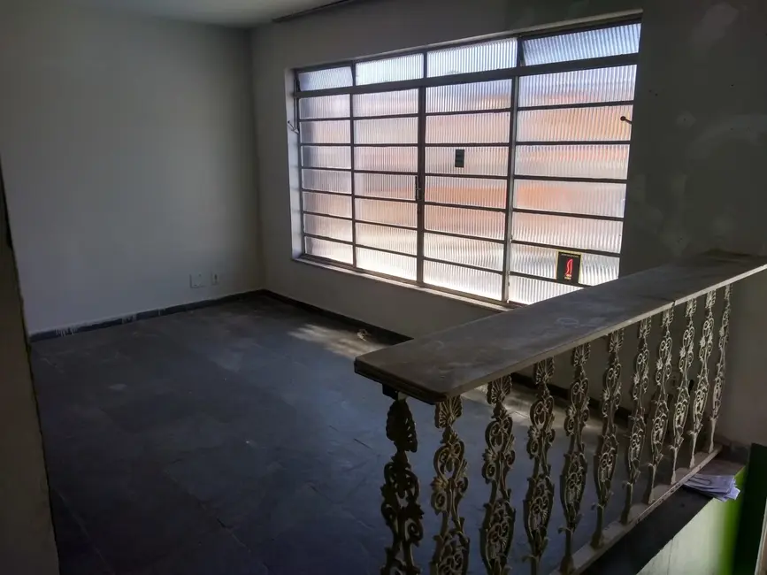 Foto 1 de Sobrado com 3 quartos à venda, 180m2 em Centro, Taubate - SP