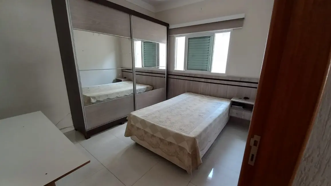 Foto 1 de Casa de Condomínio com 3 quartos à venda, 179m2 em Piracangaguá, Taubate - SP