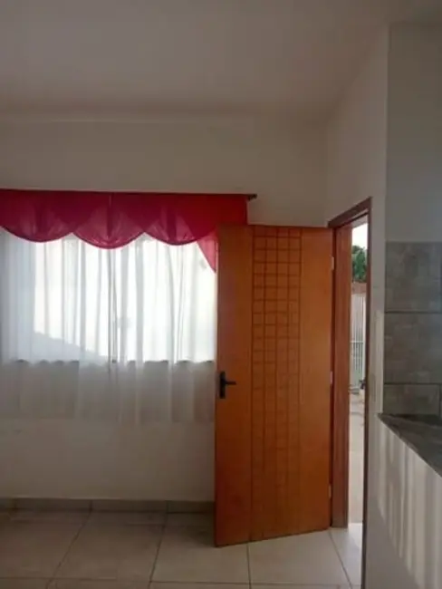 Foto 2 de Casa com 2 quartos à venda, 125m2 em Tremembe - SP