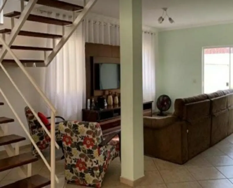 Foto 3 de Sobrado com 4 quartos à venda, 220m2 em Parque São Luís, Taubate - SP