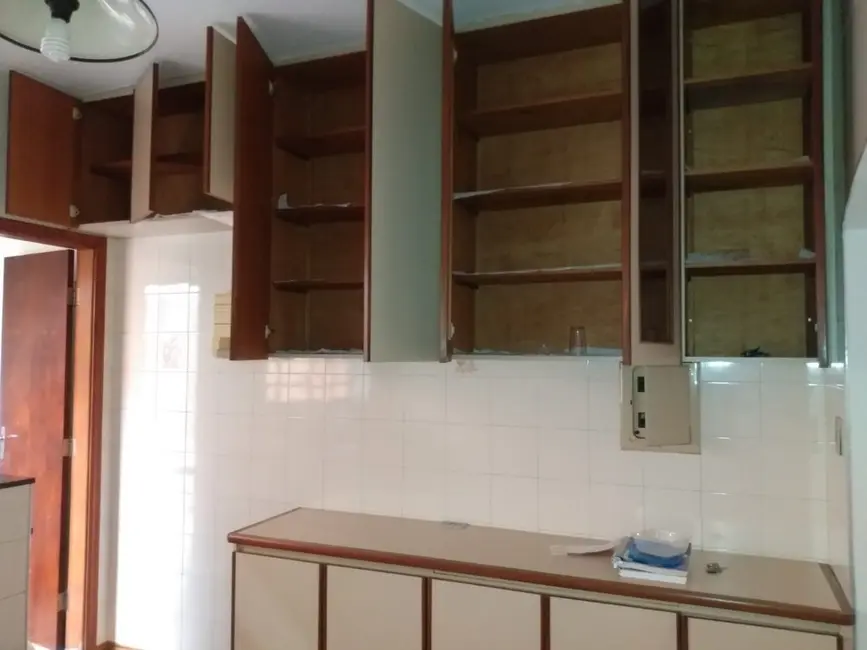 Casa com 3 quartos à venda, 263m2 em Jardim Rosely, Pindamonhangaba - SP - imagem 5 Foto 5 de Casa com 3 quartos à venda, 263m2 em Jardim Rosely, Pindamonhangaba - SP