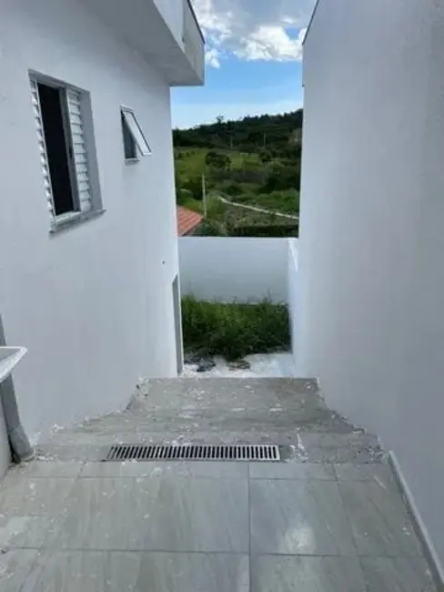 Foto 5 de Casa com 2 quartos à venda, 75m2 em Residencial Estoril, Taubate - SP