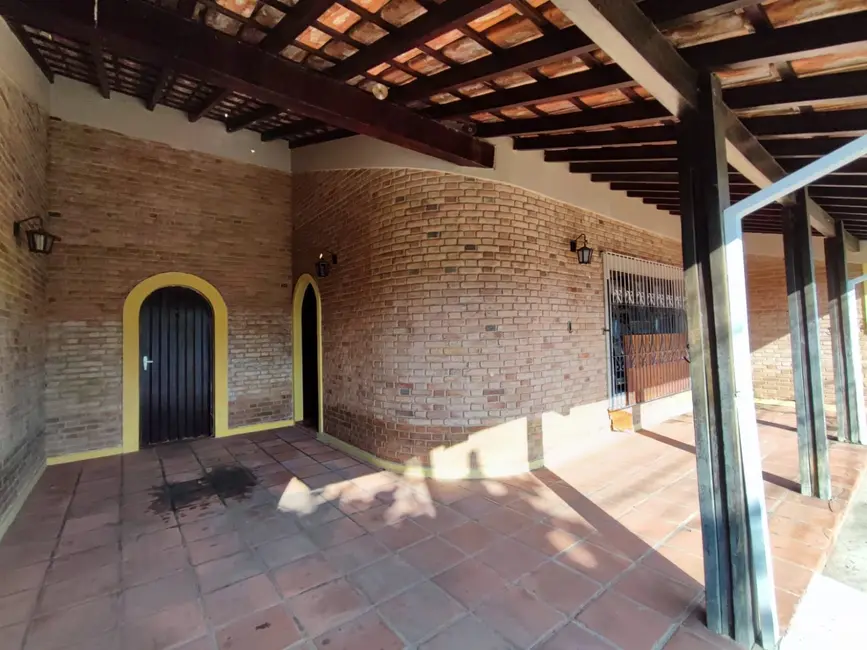 Casa com 3 quartos à venda, 202m2 em Bosque da Princesa, Pindamonhangaba - SP - imagem 3 Foto 3 de Casa com 3 quartos à venda, 202m2 em Bosque da Princesa, Pindamonhangaba - SP