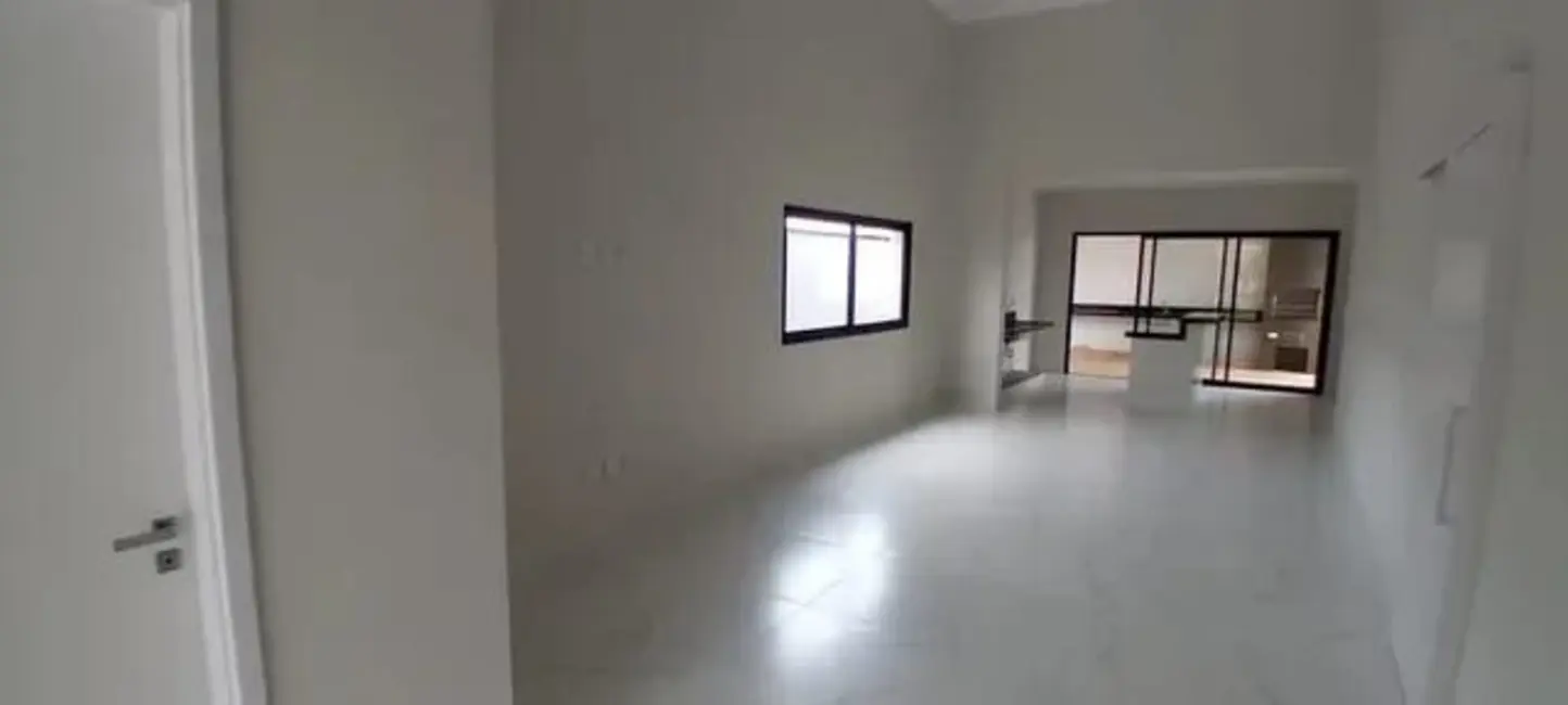 Foto 2 de Casa de Condomínio com 3 quartos à venda, 183m2 em Piracangaguá, Taubate - SP