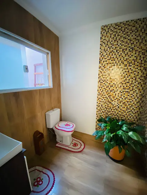 Foto 6 de Sobrado com 4 quartos à venda, 293m2 em Pindamonhangaba - SP