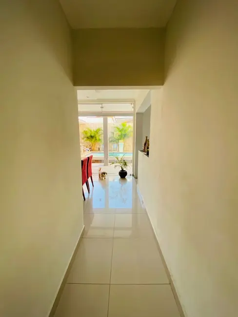 Foto 1 de Sobrado com 4 quartos à venda, 293m2 em Pindamonhangaba - SP