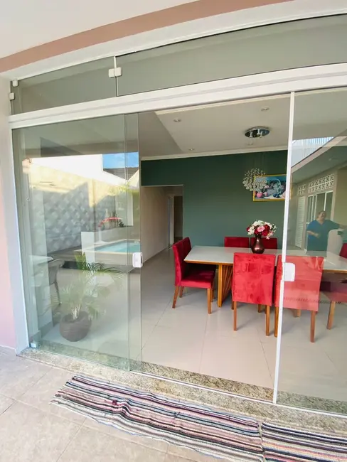 Foto 9 de Sobrado com 4 quartos à venda, 293m2 em Pindamonhangaba - SP