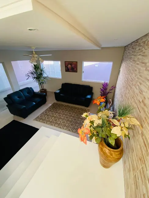 Foto 8 de Sobrado com 4 quartos à venda, 293m2 em Pindamonhangaba - SP