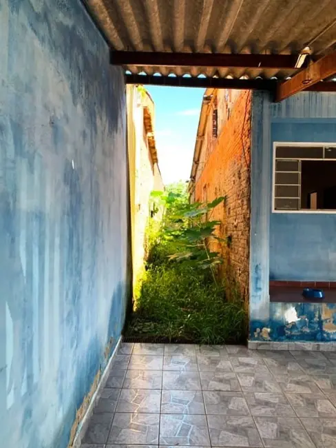 Foto 2 de Casa com 2 quartos à venda, 137m2 em Conjunto Residencial Araretama, Pindamonhangaba - SP