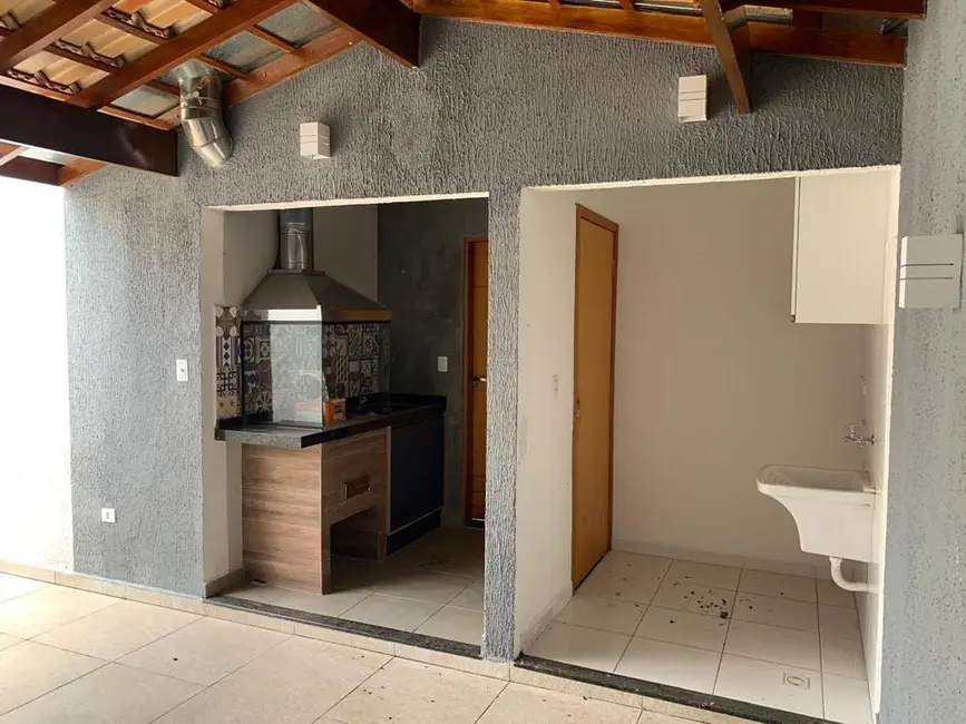 Foto 2 de Casa de Condomínio com 3 quartos à venda, 119m2 em Vila Areao, Taubate - SP