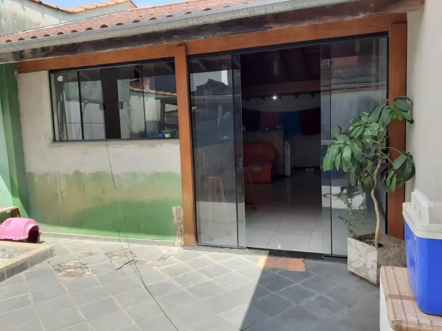 Foto 2 de Casa com 2 quartos à venda, 160m2 em Conjunto Habitacional Terra dos Ipês II (Fase II), Pindamonhangaba - SP