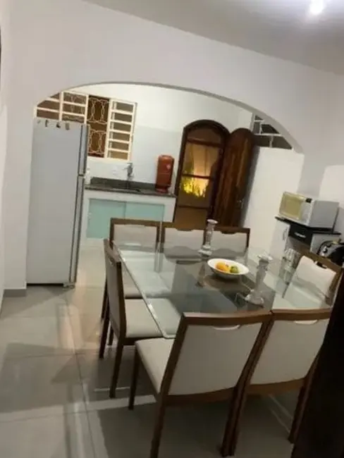 Foto 6 de Casa com 4 quartos à venda, 247m2 em Jardim Canuto Borges, Taubate - SP
