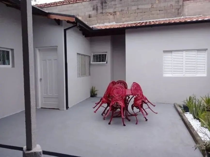 Foto 3 de Casa com 4 quartos à venda, 247m2 em Jardim Canuto Borges, Taubate - SP