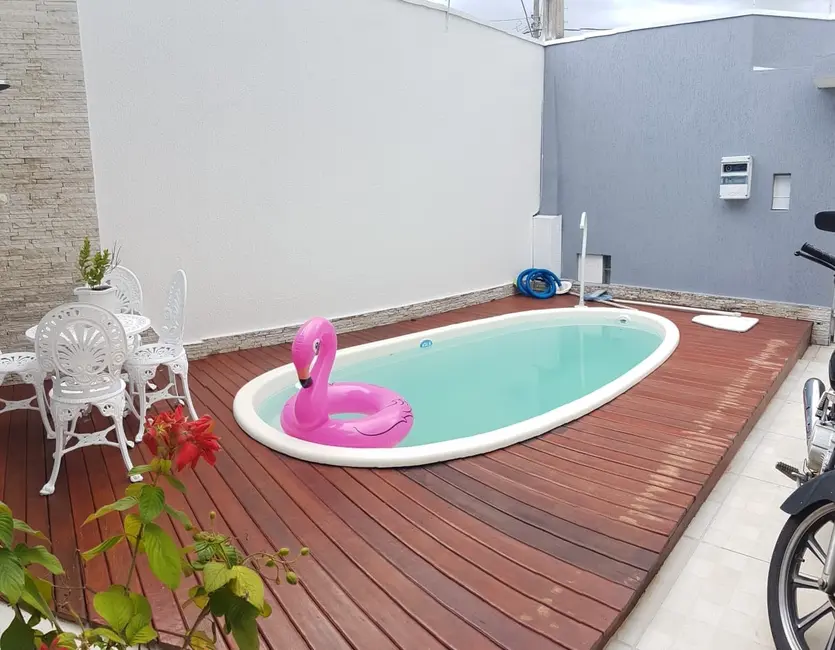 Sobrado com 3 quartos à venda, 180m2 em Pindamonhangaba - SP - imagem 4 Foto 4 de Sobrado com 3 quartos à venda, 180m2 em Pindamonhangaba - SP