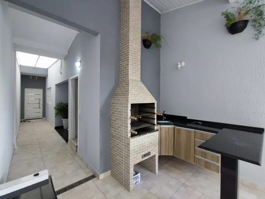 Foto 8 de Sobrado com 3 quartos à venda, 180m2 em Pindamonhangaba - SP
