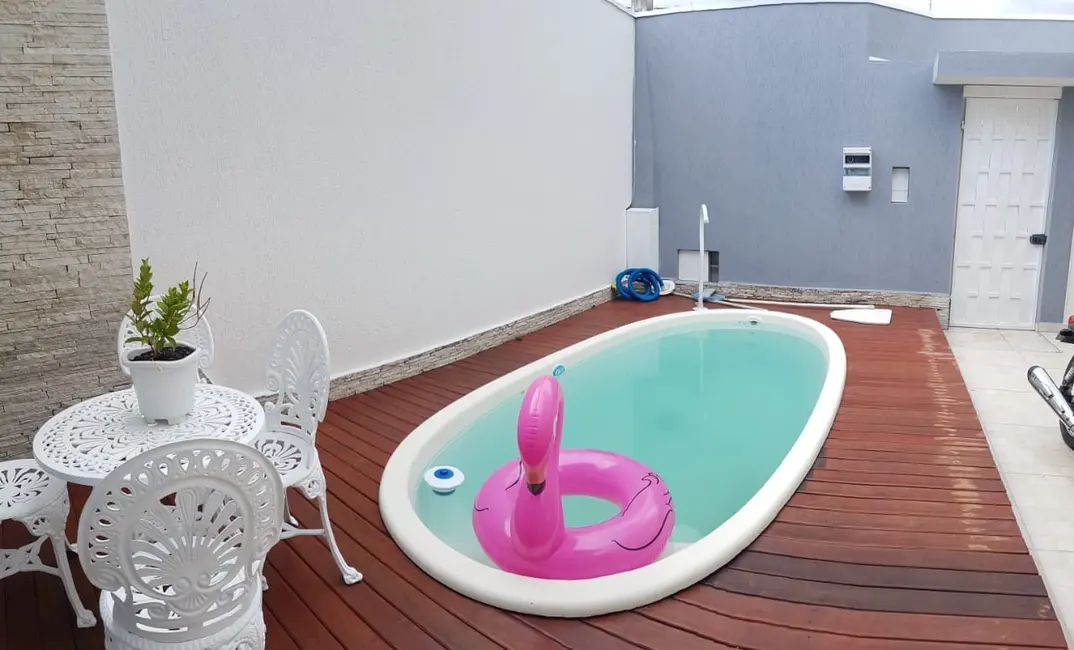 Foto 3 de Sobrado com 3 quartos à venda, 180m2 em Pindamonhangaba - SP