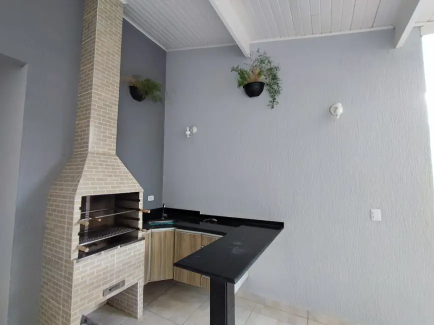 Foto 6 de Sobrado com 3 quartos à venda, 180m2 em Pindamonhangaba - SP