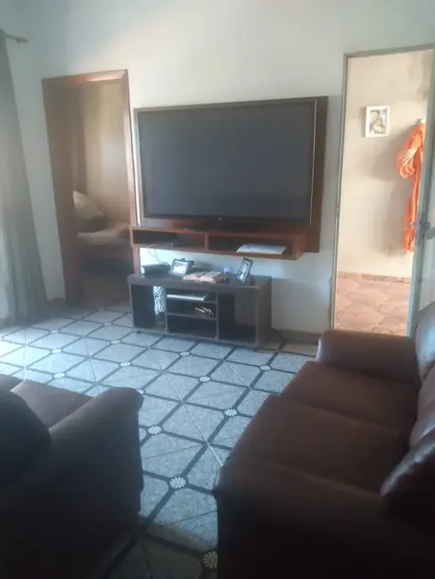 Foto 4 de Casa à venda, 400m2 em Chácara São Silvestre, Taubate - SP