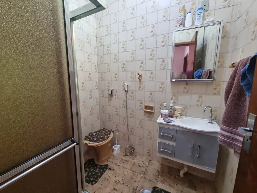 Sobrado com 4 quartos à venda, 106m2 em Pedregulho, Guaratingueta - SP - imagem 9 Foto 9 de Sobrado com 4 quartos à venda, 106m2 em Pedregulho, Guaratingueta - SP
