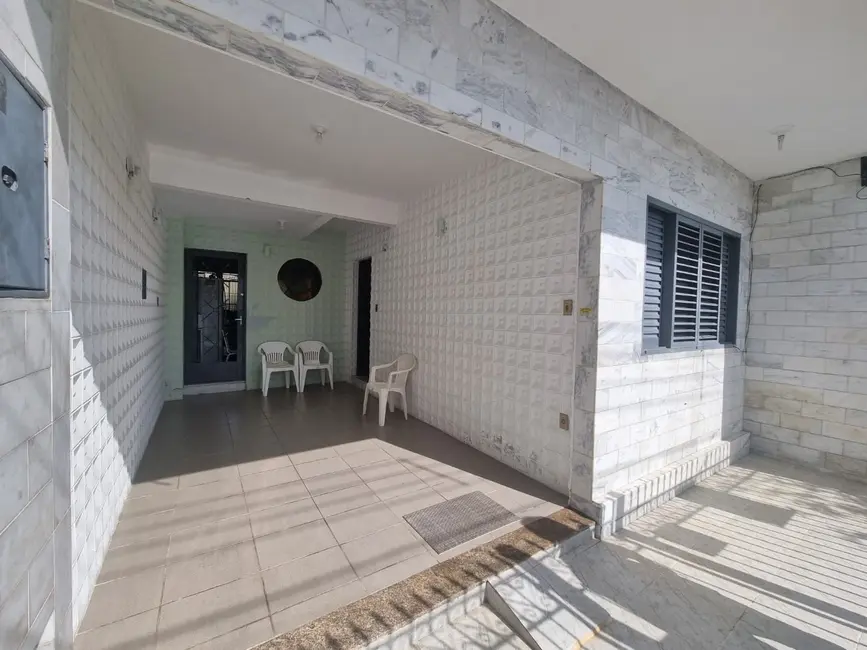Sobrado com 4 quartos à venda, 106m2 em Pedregulho, Guaratingueta - SP - imagem 2 Foto 2 de Sobrado com 4 quartos à venda, 106m2 em Pedregulho, Guaratingueta - SP